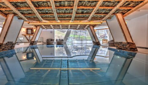 Hotel pool