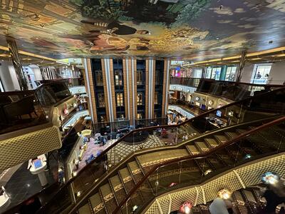 Carnival-Conquest-Atrium