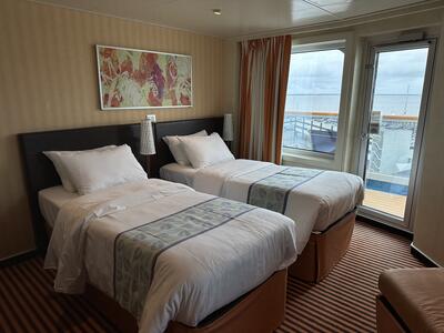 carnival-vista-junior-suite-1