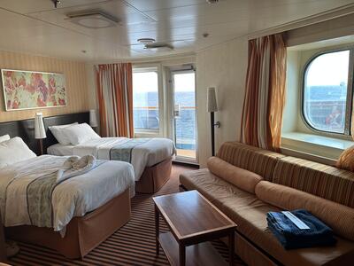 carnival-vista-junior-suite