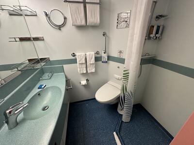 Conquest-Interior-Bathroom