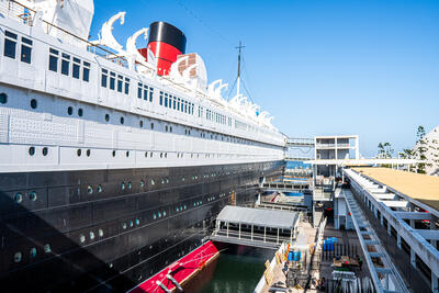 Queen Mary cruise ship exterior