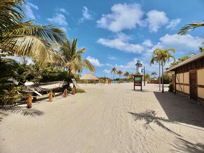 harvest caye beach