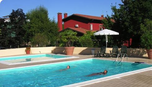 Gelindo dei Magredi outdoor pool