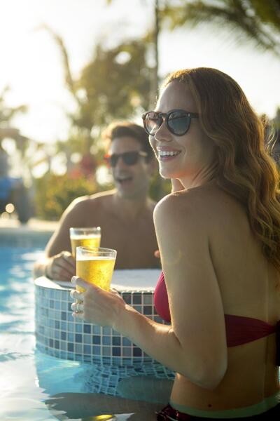 Harvest Caye pool bar