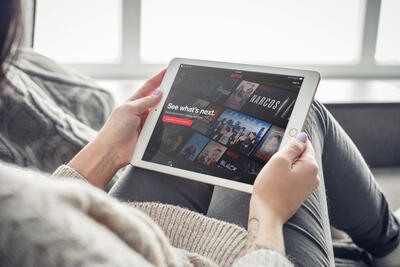 netflix-ipad-stock