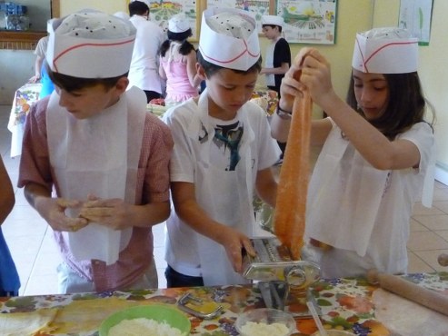 Single Parents on Holiday - Magredi programme Image 1