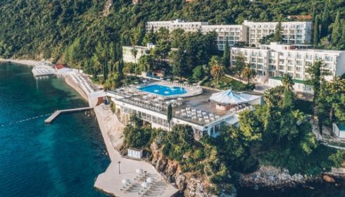 single parent beach holiday in Montenegro (36)_533x400