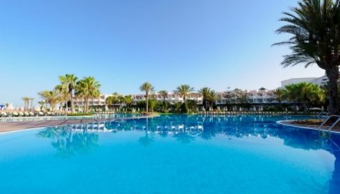 single parent holiday - Founty Beach pools