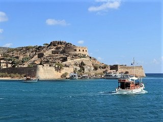 Single Parents on Holiday - Crete programme Image 1